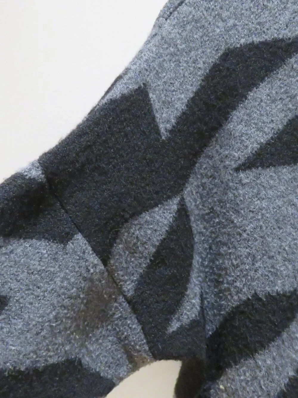 EVEREVE Brielle Large Houndstooth Pullover Mock Neck Sweater Medium Soft Comfy - Picture 8 of 14